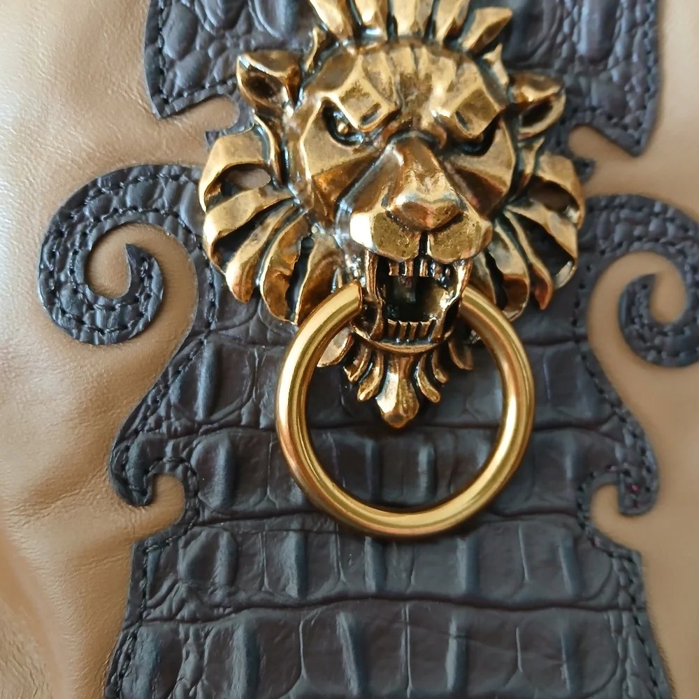 Sharif Lions Head Door Knocker Purse - Picture 5 of 6